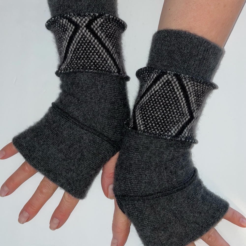 Cashmere fingerless